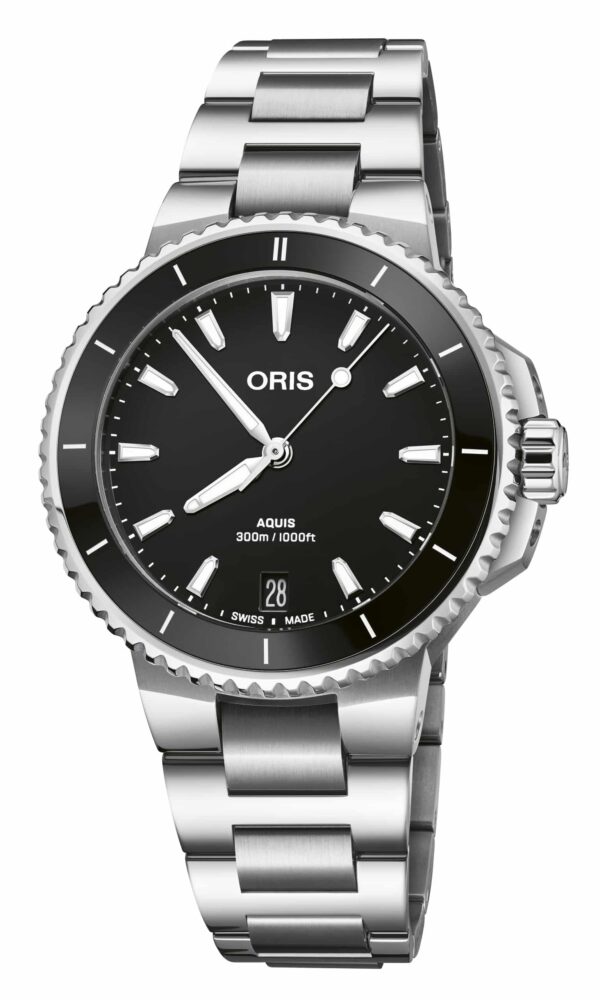 Montre Aquis Date noire 36,50 mm Oris Dumas Horlogerie Avignon