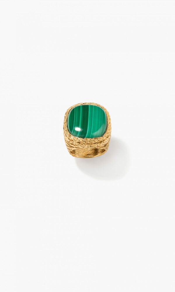 Succombez à la beauté de la bague Miki en Malachite de Aurélie Bidermann. Disponible chez Dumas Joaillier détaillant officiel Paiement 4x sans frais