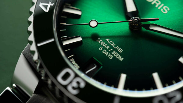 ORIS AQUIS DATE CALIBRE 400