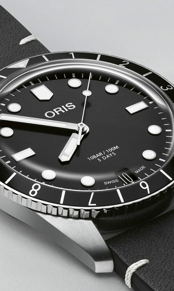 Montre Divers Sixty-Five 12H Calibre 400 - Oris