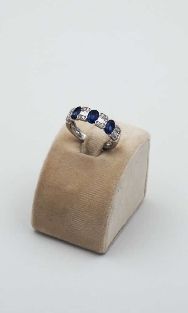Bague Femme Or Blanc, Diamants et Saphirs - Dumas Création.