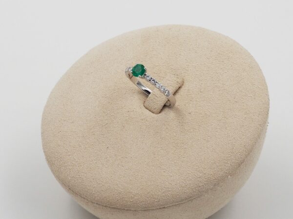 Solitaire Accompagné Emeraude et Diamants Dumas Création - Or Blanc 18 Carats