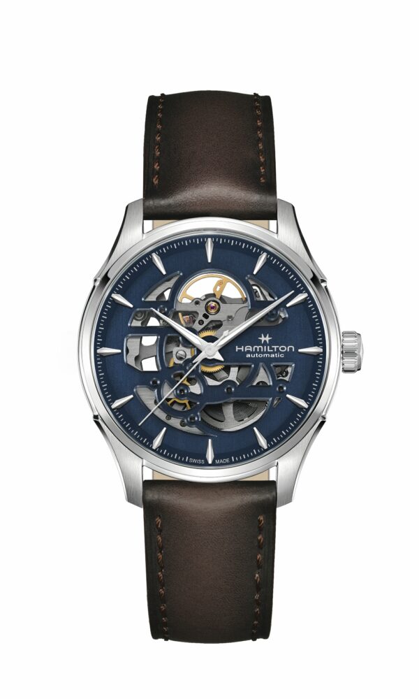 Découvrez l’élégance de la Hamilton Jazzmaster Skeleton 40 mm. Précision et innovation horlogère. Disponible chez Dumas Horloger.