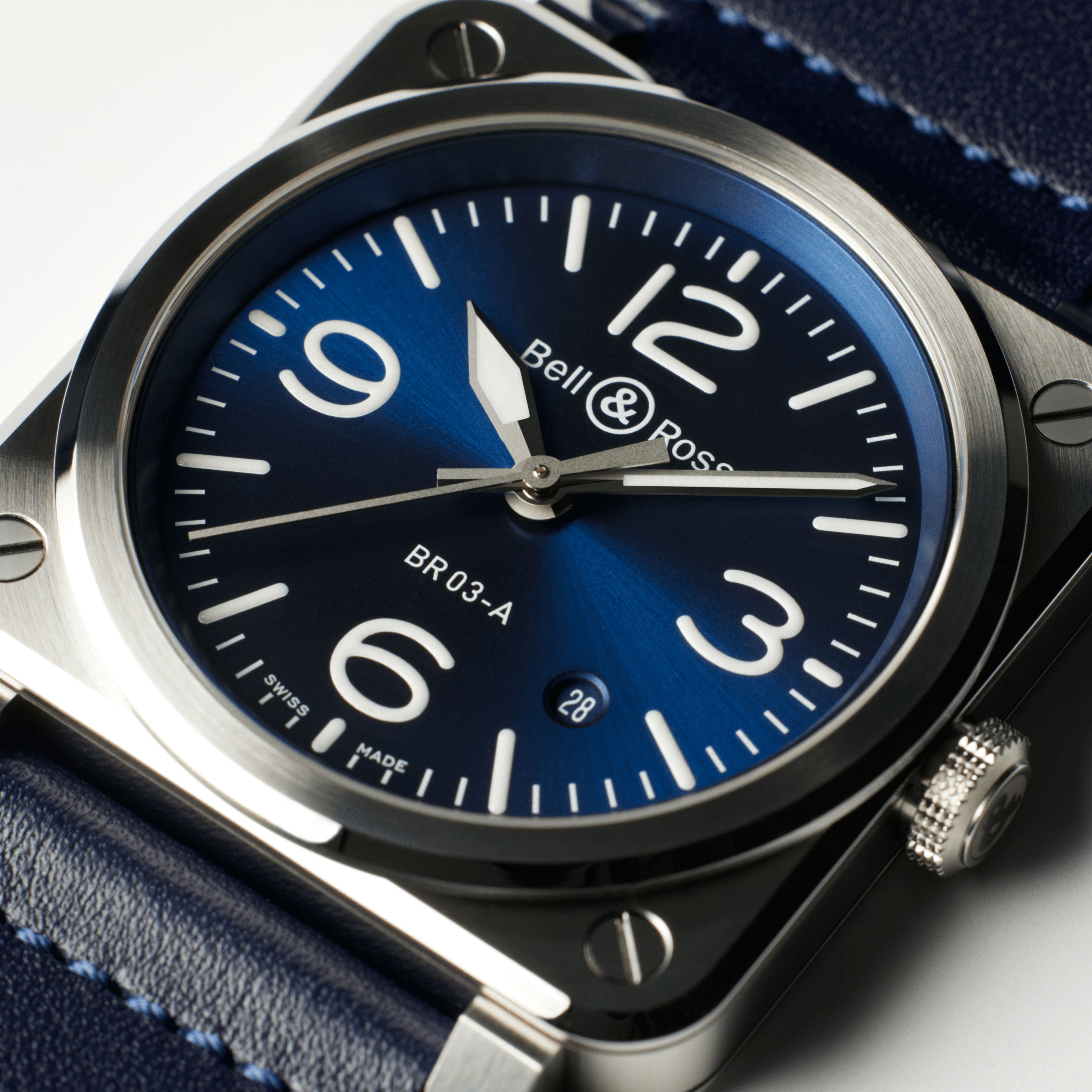 Explorez la montre homme BR 03 A Blue Steel de Bell & Ross chez Dumas Horloger à Avignon. Un choix précis et fonctionnel pour les professionnels de l’extrême.