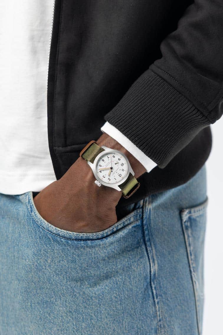 montre khaki field mechanical power reserve 40mm hamilton montre khaki field mechanical power reserve blanc hamilton dumas horloger avignon