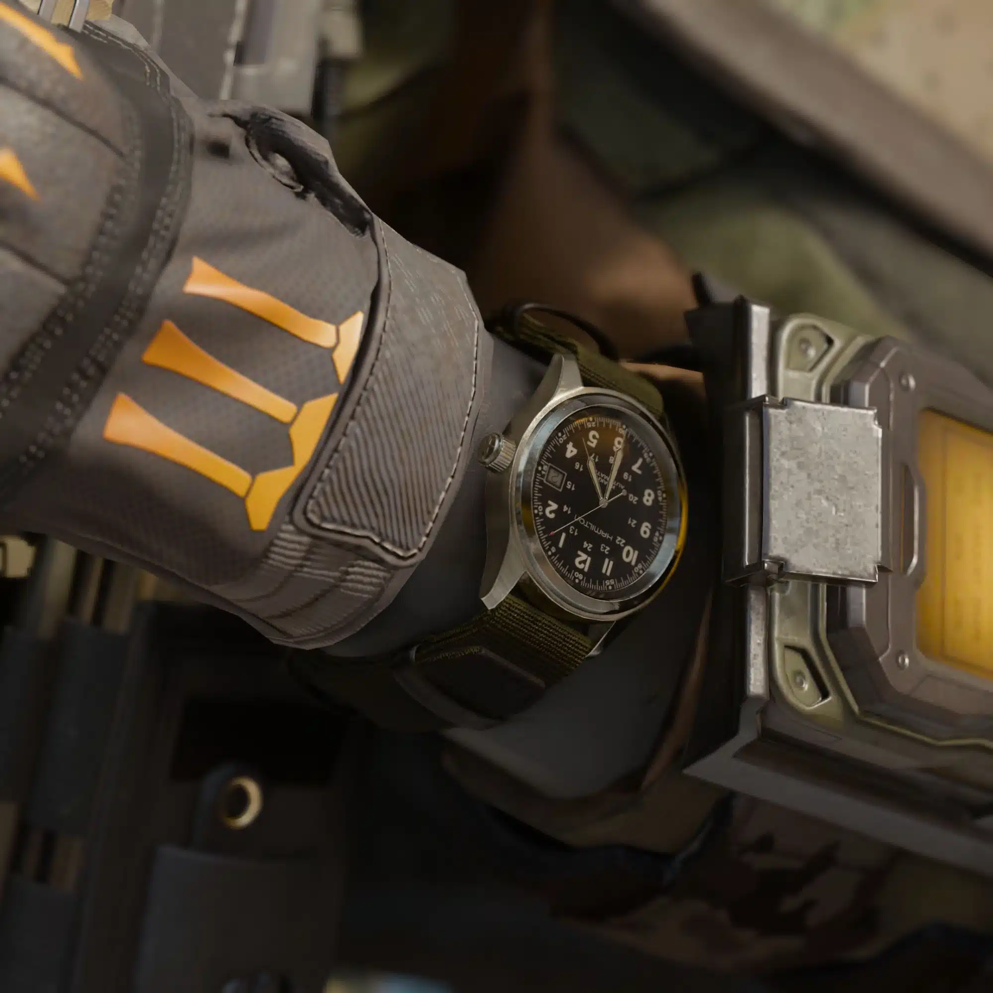 montre khaki field auto call of duty black ops 7 special edition hamilton montre khaki field call of duty black ops 7 hamilton dumas horloger avignon